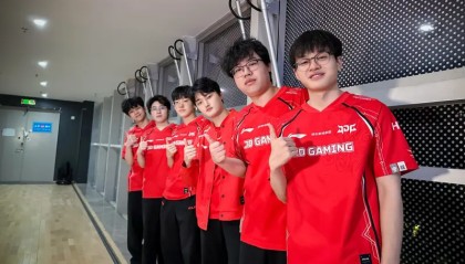 JDG众选手赛后发文：打得好兄弟们！继续往前冲