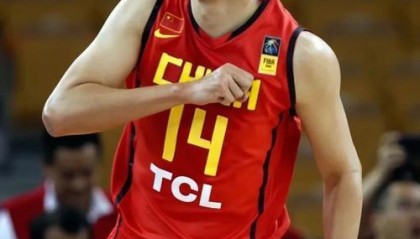 朱芳雨:王治郅是我认识唯一没有微信的人 请我们吃饭都是刷信用卡